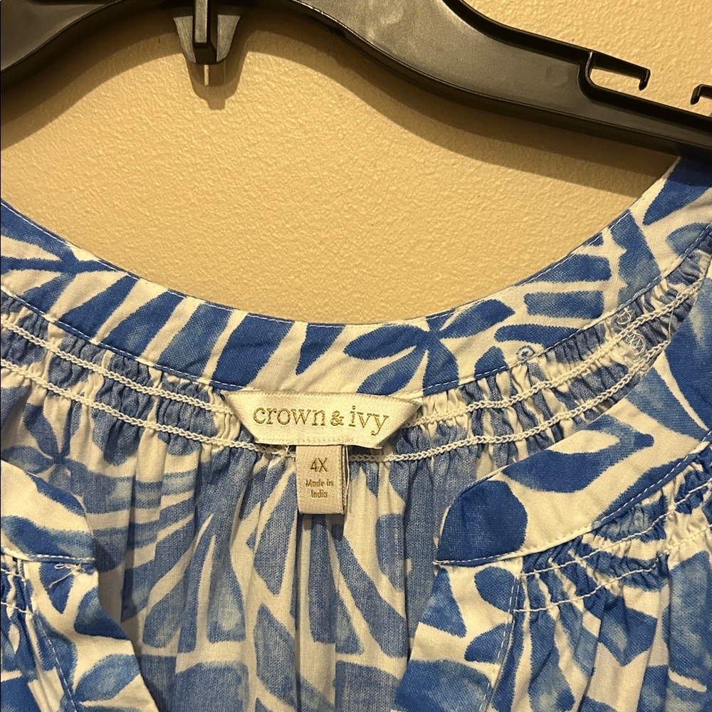 Crown & Ivy Blue and White Patterned Blouse - Picture 3 of 4